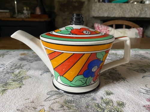 Clarice cliff inspired art - cliff,