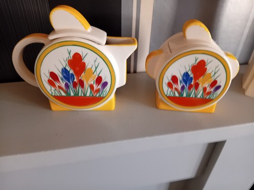 Clarice cliff style small tea - cliff,