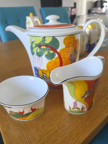 Wedgwood clarice cliff teapot - clarice,