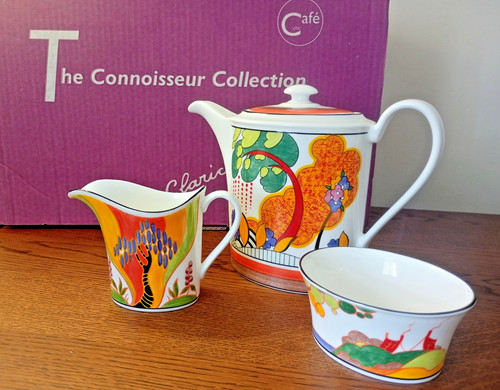 Clarice cliff wedgwood - by,