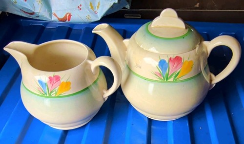 Clarice cliff newport pottery - clarice,